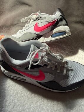 Nike Women’s Gray Sneakers with Bright Pink Swoosh